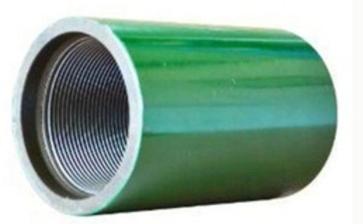 comprare Fili trattati della TUBATURA K55 di dimensione 4 degli accoppiamenti api 5CT del giacimento di petrolio del OD 101,6 online manufacture