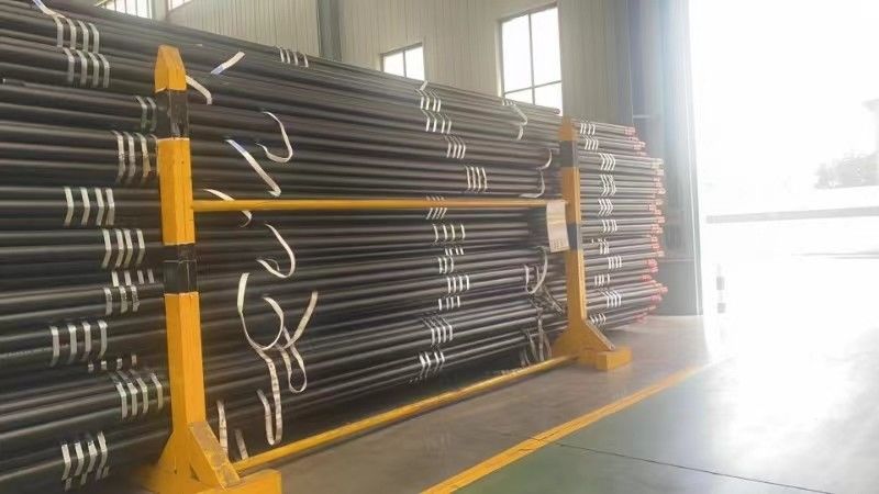 API 5CT Tubo di involucro e tubi per pozzi poco profondi, medi e profondi con opzioni di grado multiple